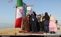 گفتگو زنده رادیویی فرماندار دشتی با برنامه صدای انقلاب در جوار آب‌های نیلگون خلیج فارس بندر لاور ساحلی