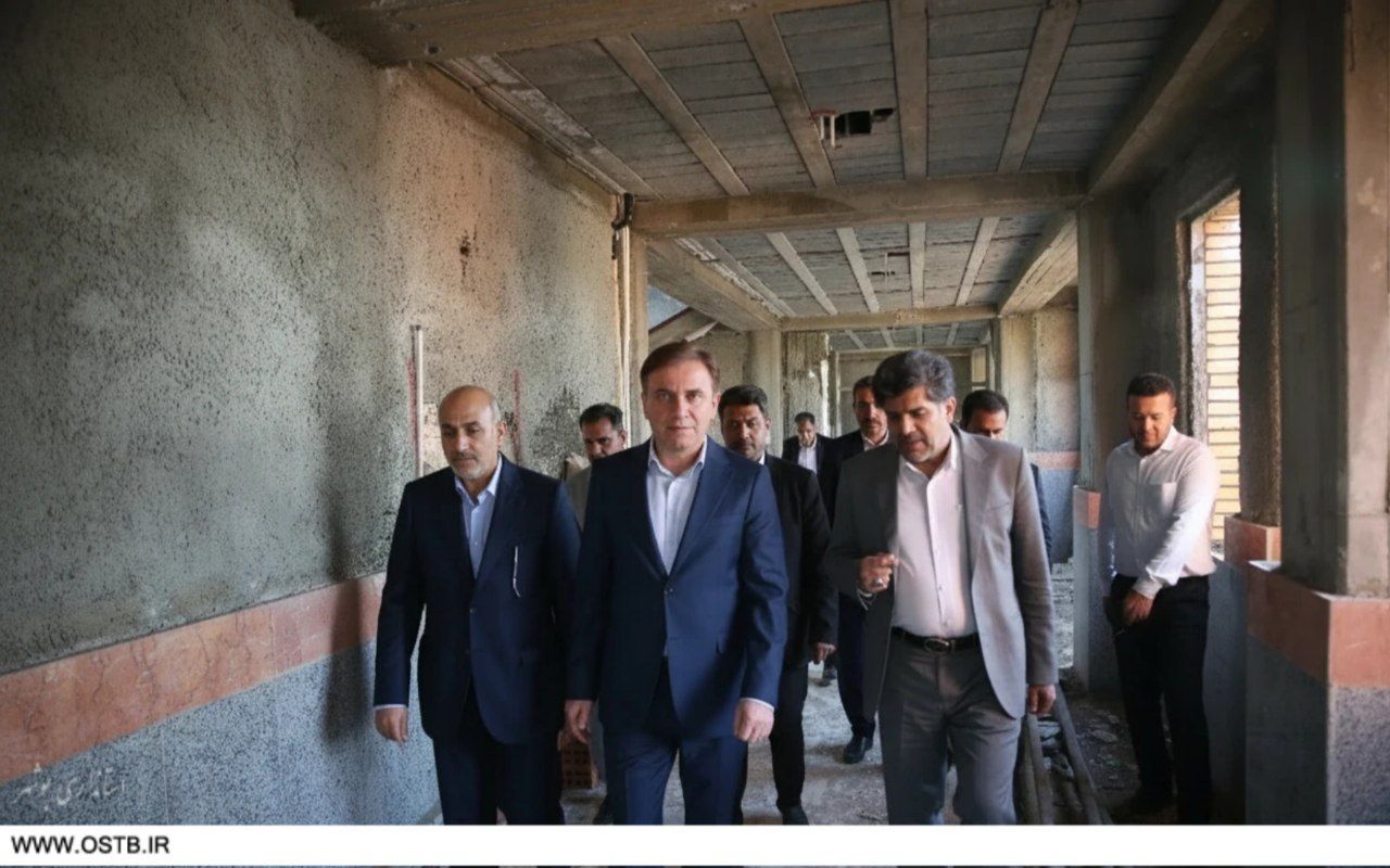 استاندار بوشهر از مدرسه شهید یگانه روستای بنه‌گز بازدید و در جریان آخرین وضعیت پیشرفت فیزیکی پروژه‌ قرار گرفت 