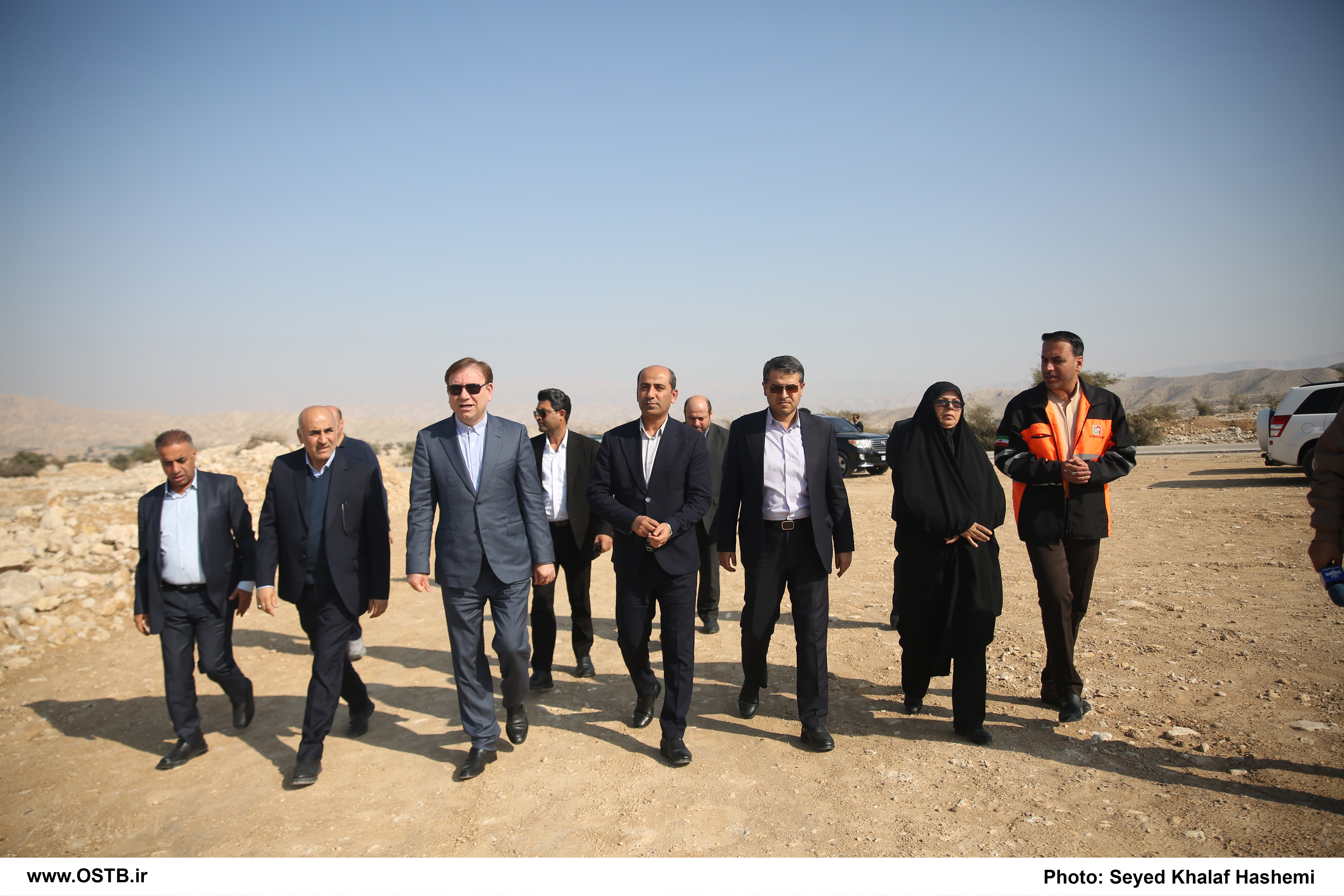 بازدید استاندار بوشهر از پروژه‌های راهداری شهرستان دشتی 